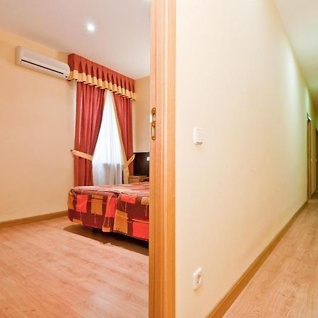 Hostal Las Cortes مدريد المظهر الخارجي الصورة