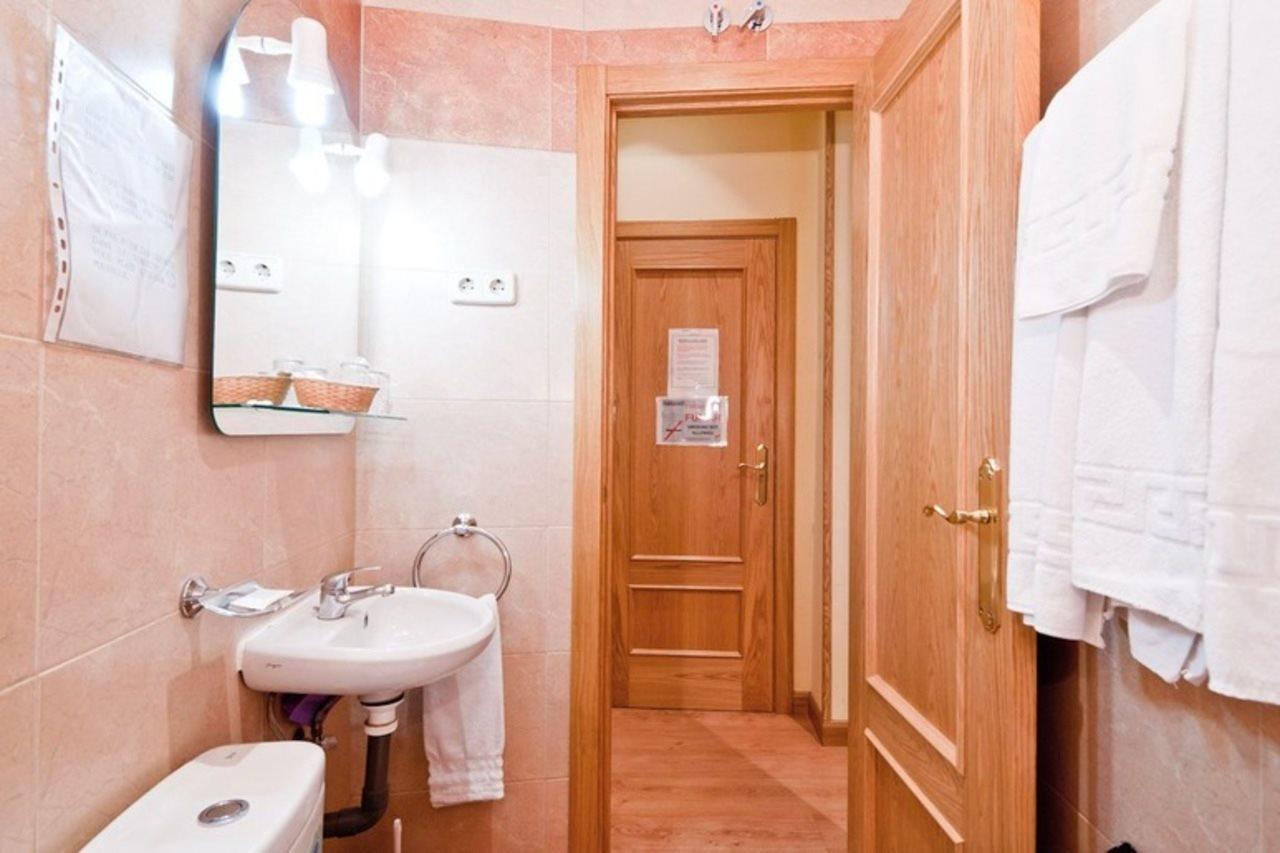 Hostal Las Cortes مدريد المظهر الخارجي الصورة