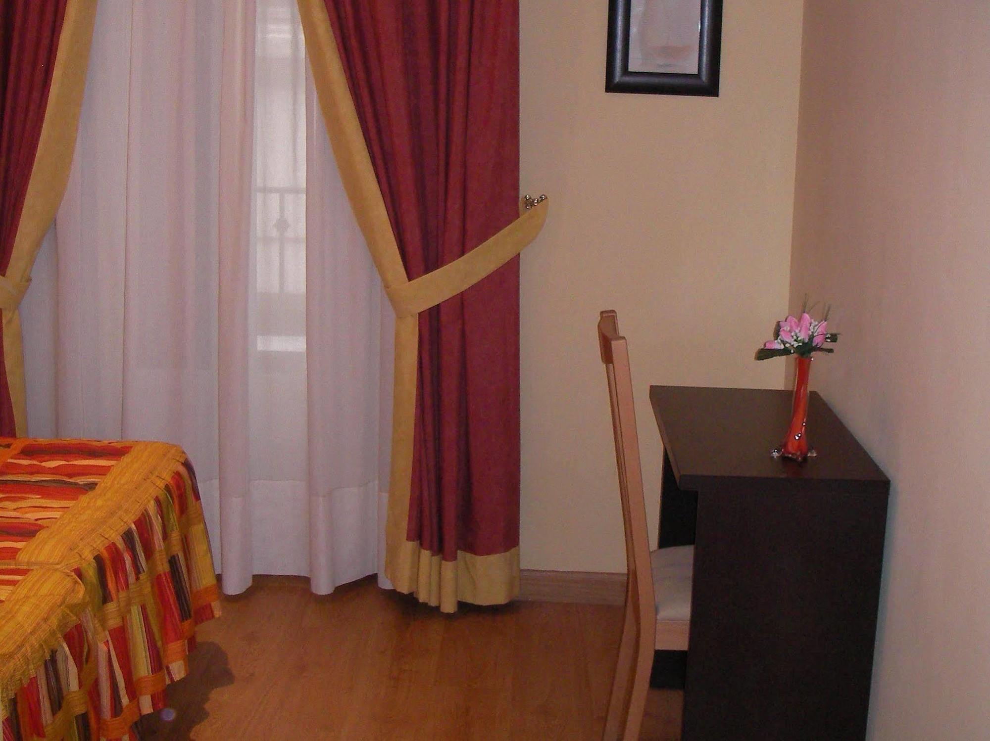 Hostal Las Cortes مدريد المظهر الخارجي الصورة